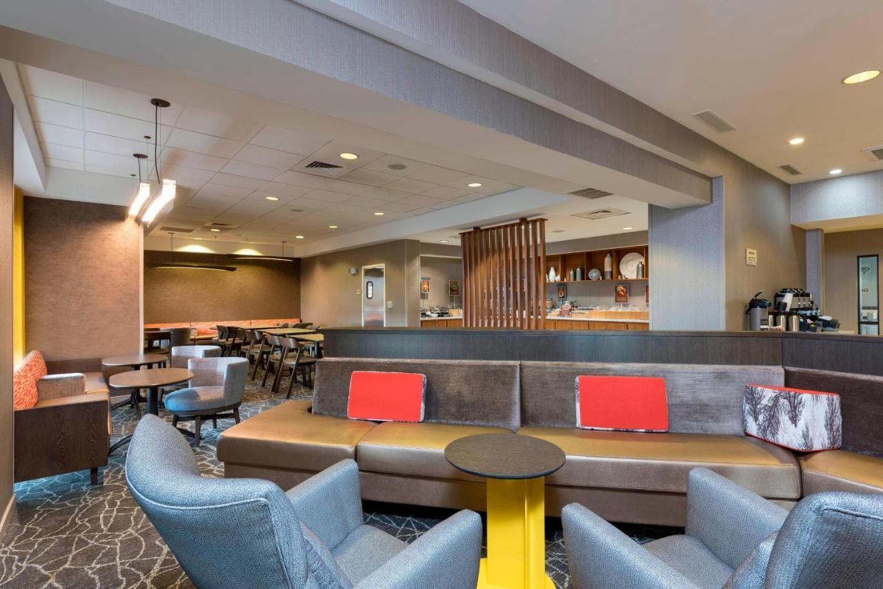 Springhill Suites Grand Rapids North Walker Exteriör bild